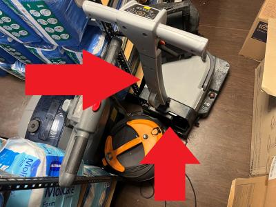 Don de trois autolaveuses sans chargeurs, avec disques verts