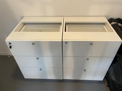 2 Meubles de rangement à tiroir